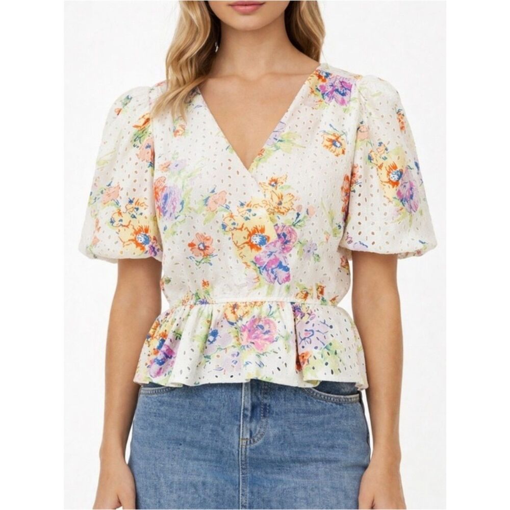 Wayf Top Floral Eyelet Wrap Front Puff Sleeve Cream Blouse Women’s Size Medium